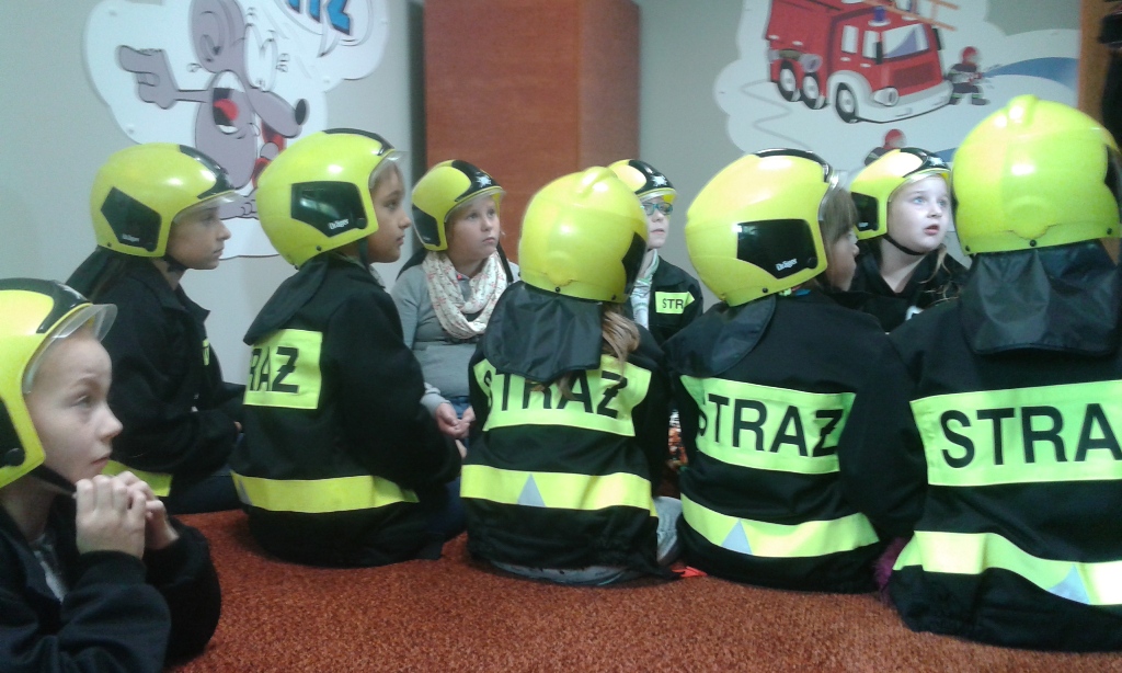 LEGNICA. Lekcje u strażaków (WIDEO, FOTO)