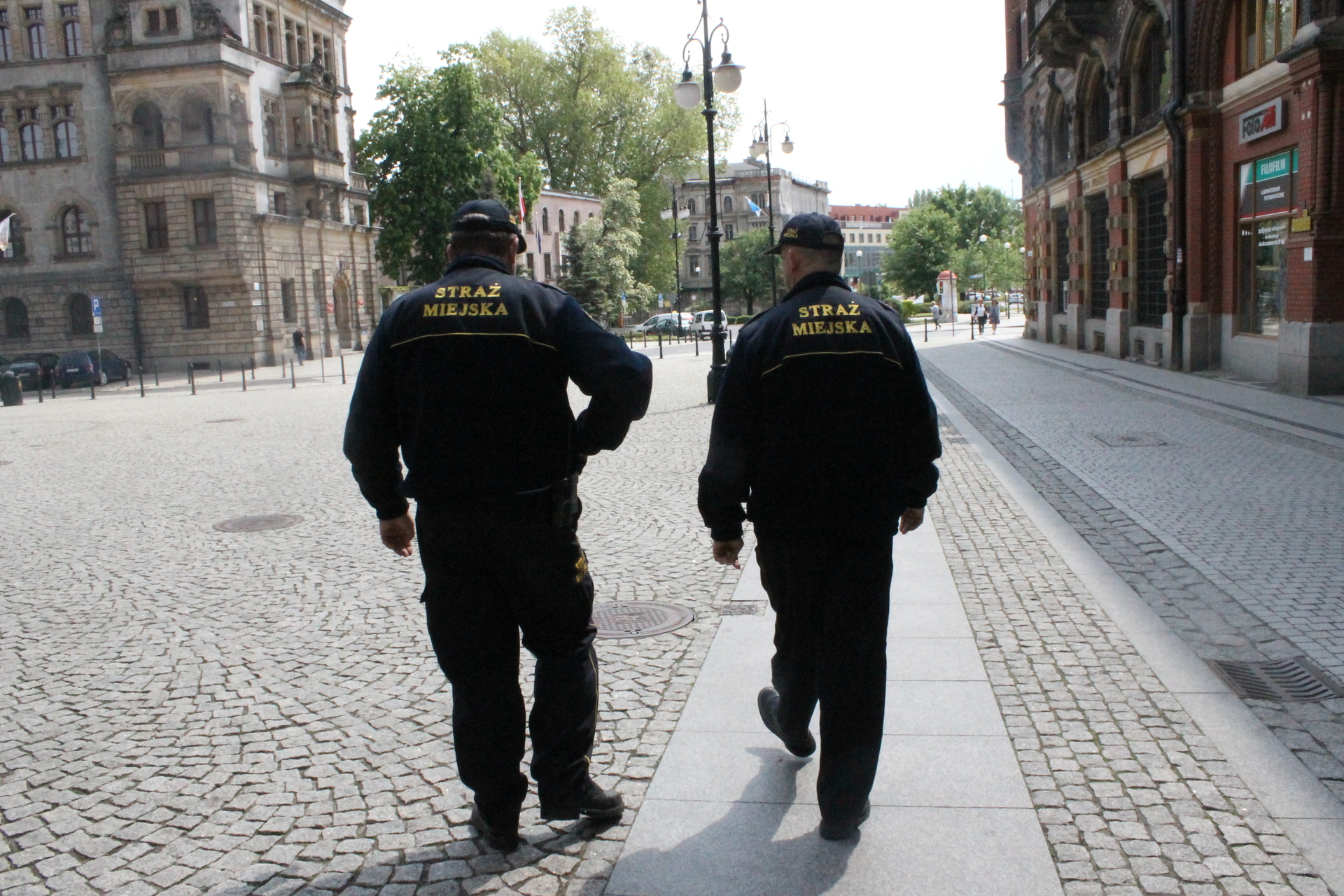LEGNICA. Palą czym popadnie (WIDEO)
