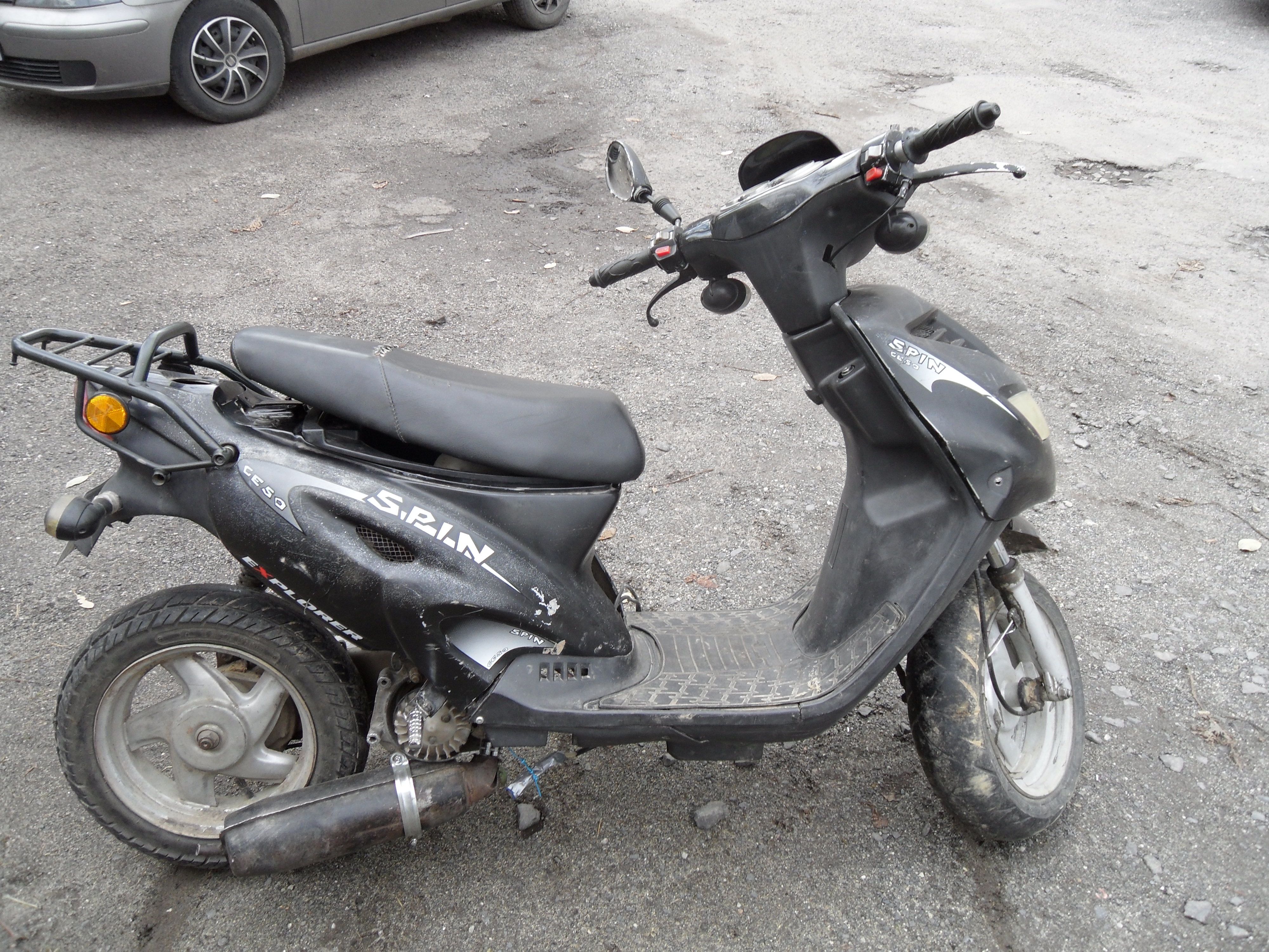 ZŁOTORYJA. Motorower czeka na właściciela