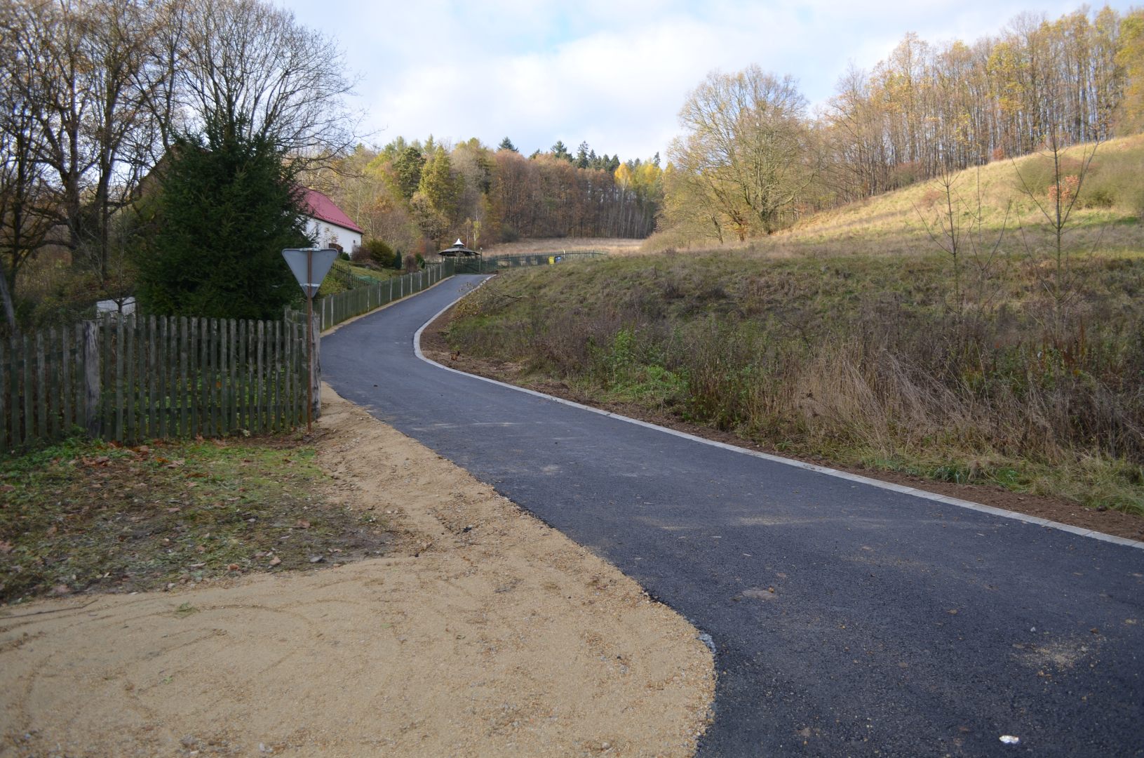 GMINA PASZOWICE. Oddali drogę do użytku