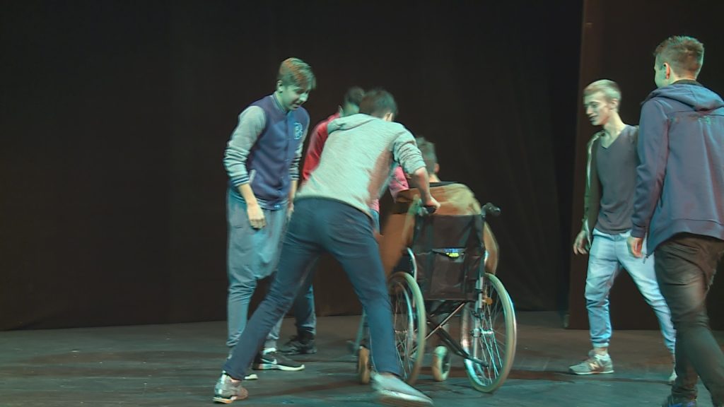 LEGNICA. Prewencja na deskach teatru (WIDEO)