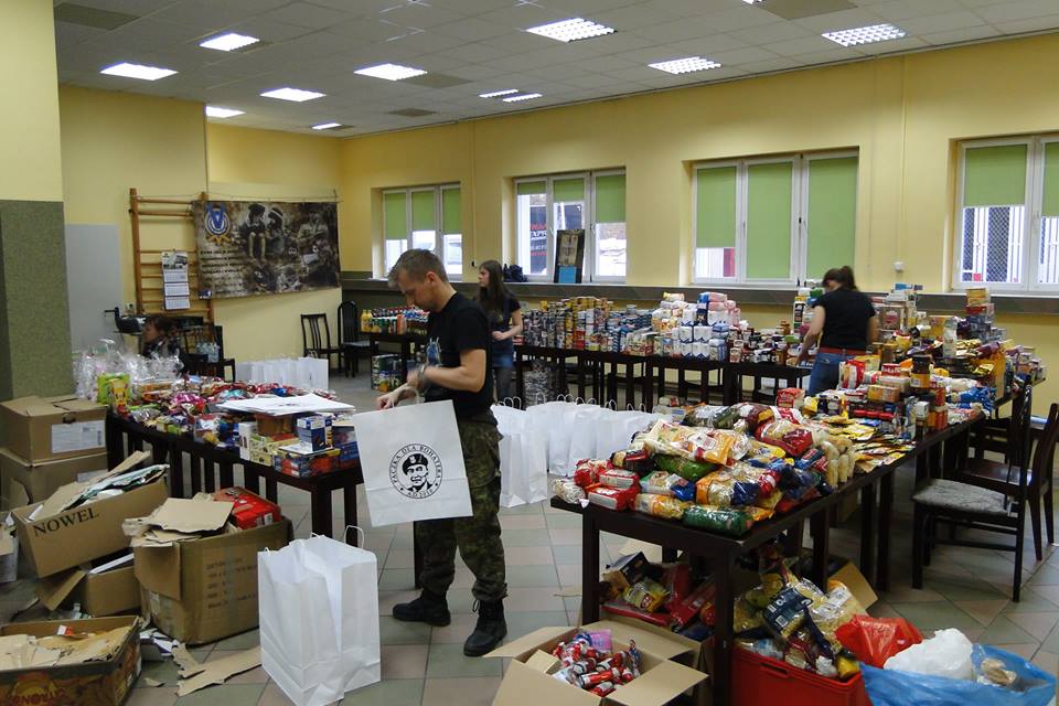 POLKOWICE. Paczki dla kombatantów