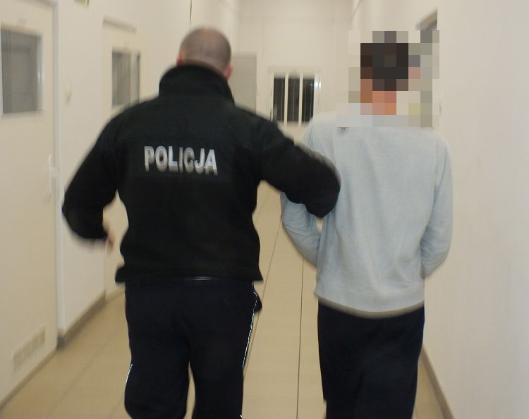 GŁOGÓW. Zatrzymany za rozbój w sklepie (WIDEO)