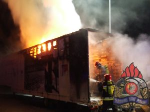 b_0_0_0_10_images_stories_20161205_pozar_naczepy_dscf9306