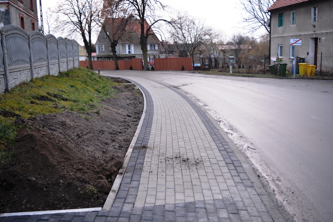 GMINA MŚCIWOJÓW. Oddali drogę do użytku