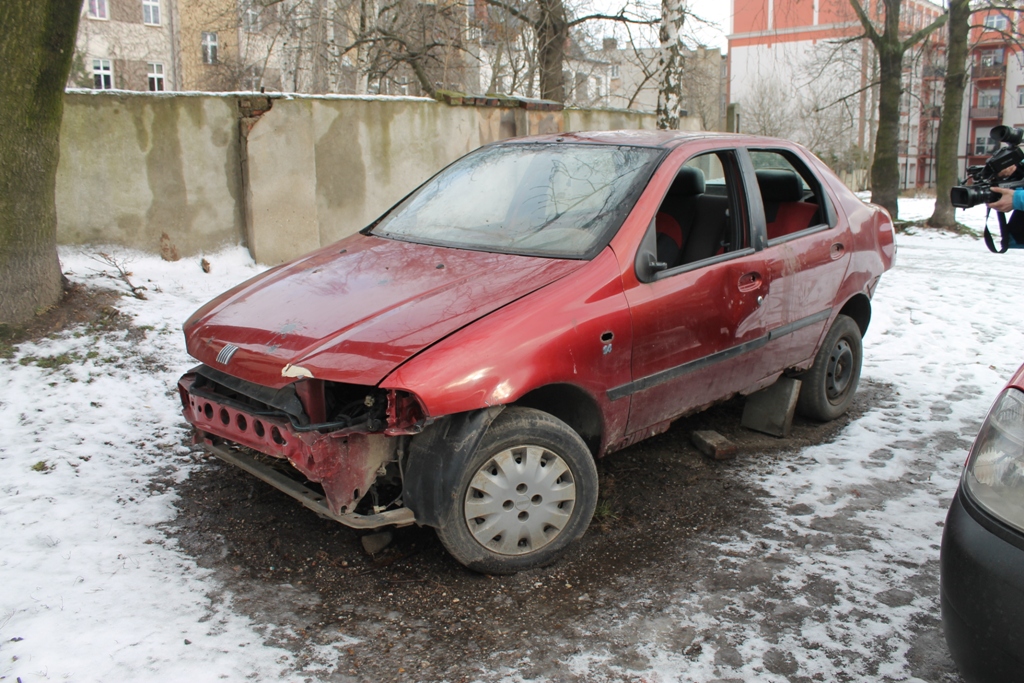 LEGNICA. Odgruzowują ulice z rupieci (WIDEO, FOTO)