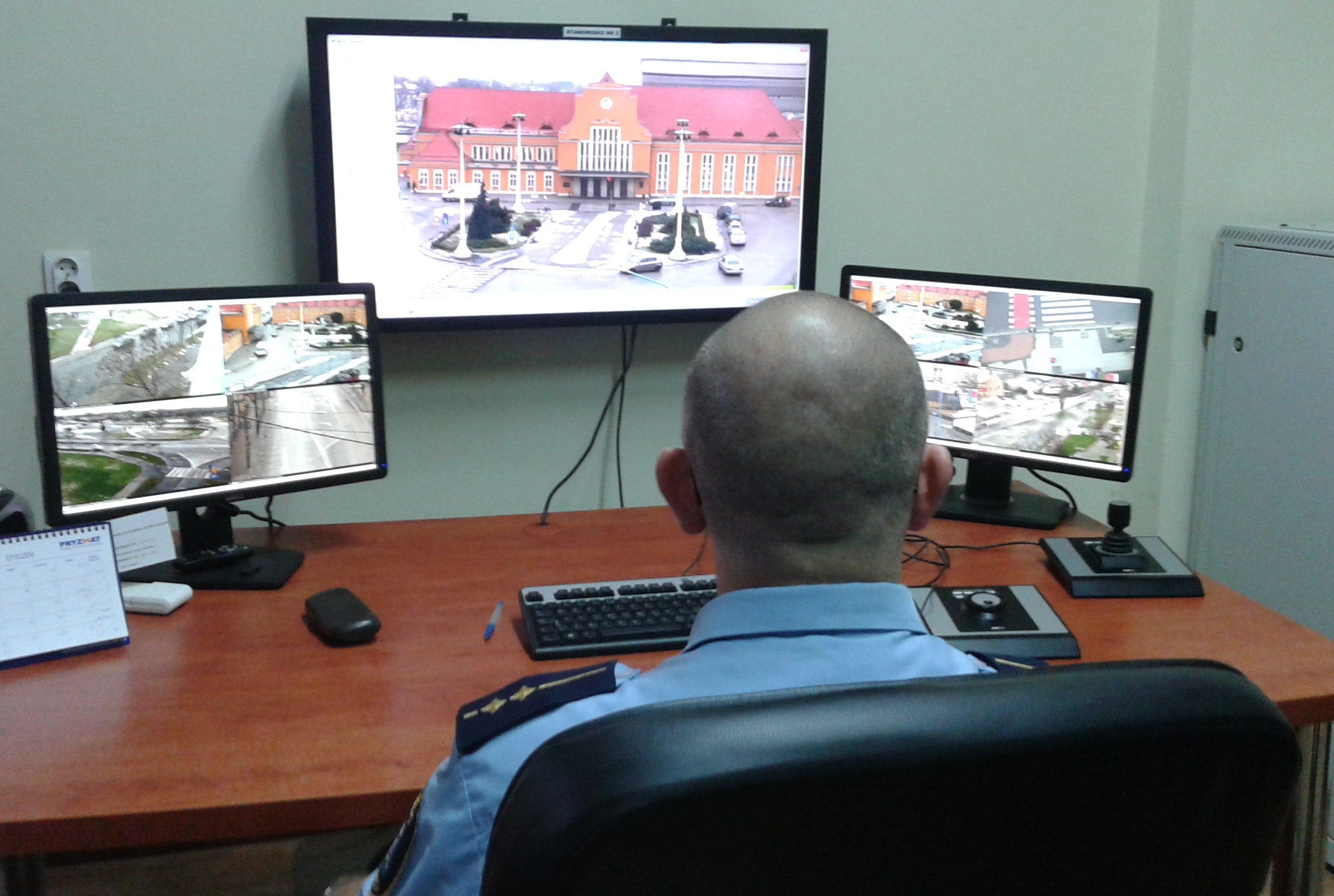 Uwieczniali wandalizm, nie wiedząc, że są filmowani (WIDEO)