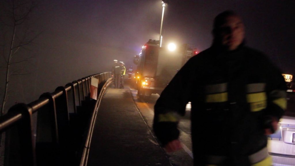 Z rzeki wydobyto ciało kierowcy (WIDEO, FOTO)