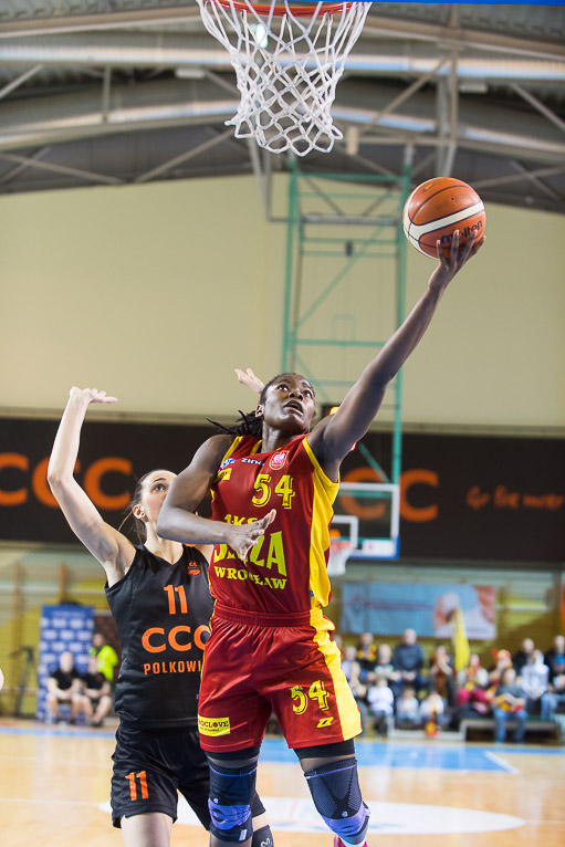 Zacięte derby dla Ślęzy (FOTO)