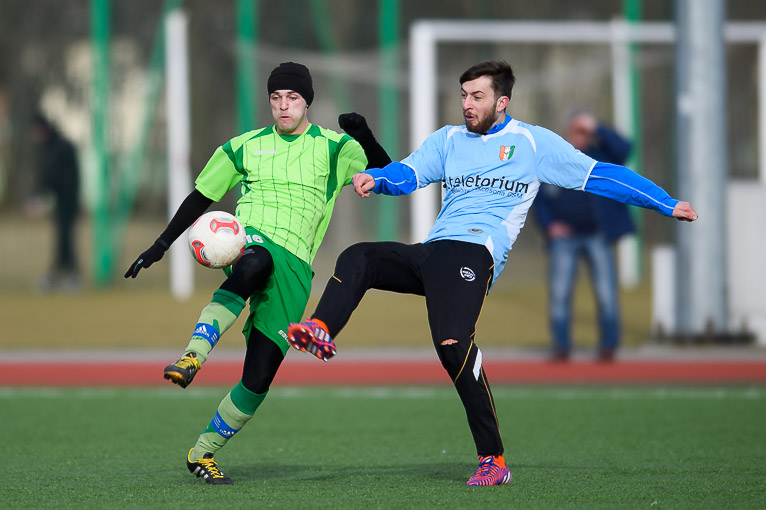Bójka przerwała mecz Ikara ze Skorą (FOTO)