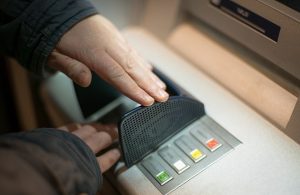 Bankomat pieniądze