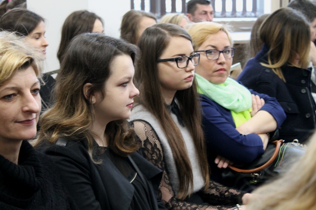 Wnuki rozliczyły dziadków z przeszłości (WIDEO, FOTO)