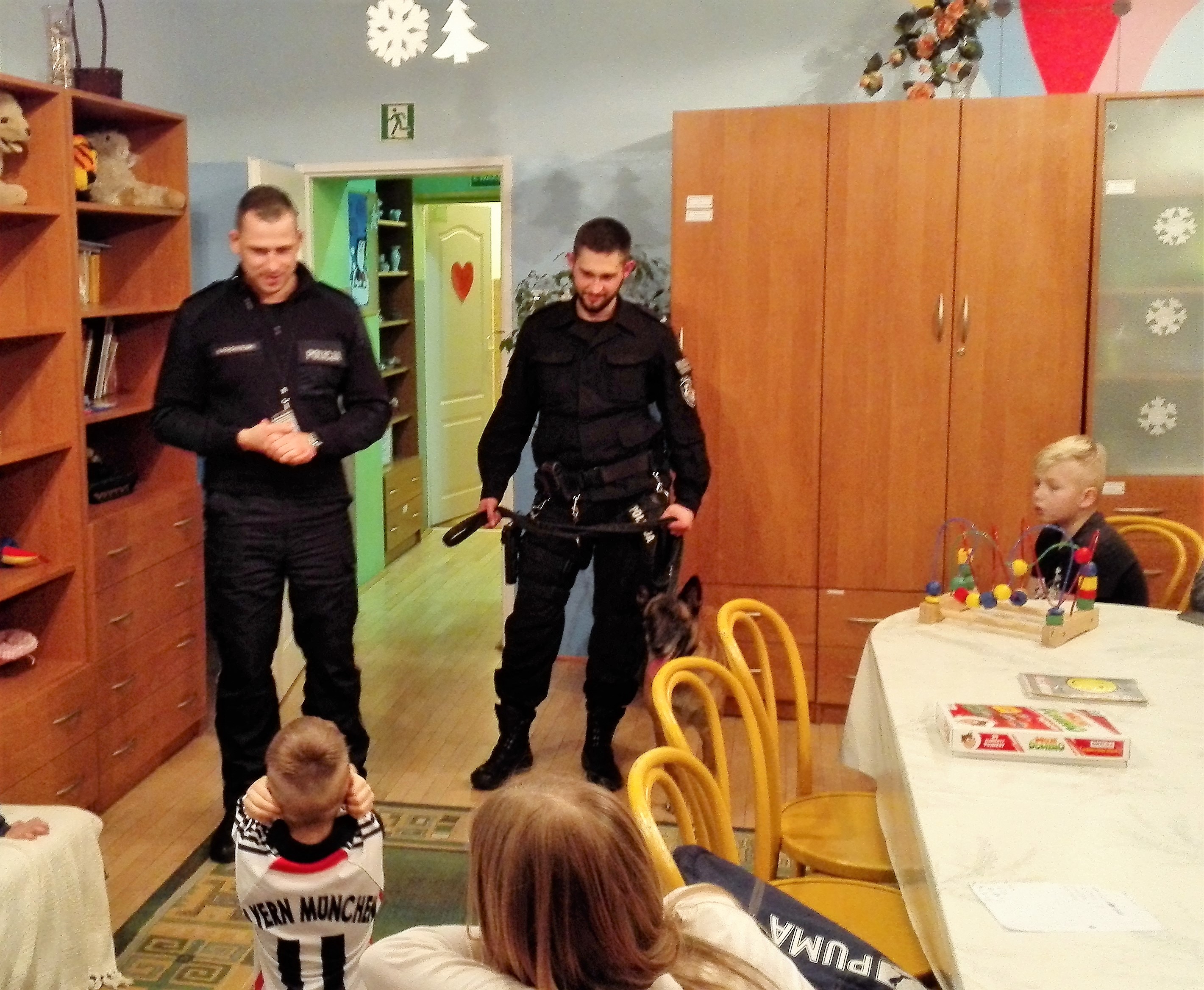 Policjanci z wizytą w „Skarbku”