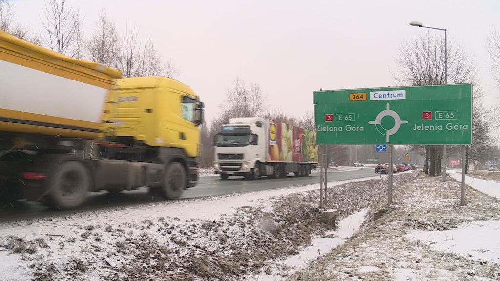 Części kierowców nie wolno wjechać do Legnicy (WIDEO)
