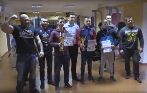 Zawody w wyciskaniu sztangi