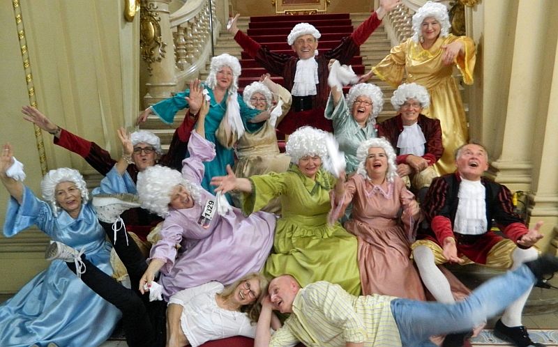 Wczoraj walentynki, jutro bal. Legniccy seniorzy w akcji