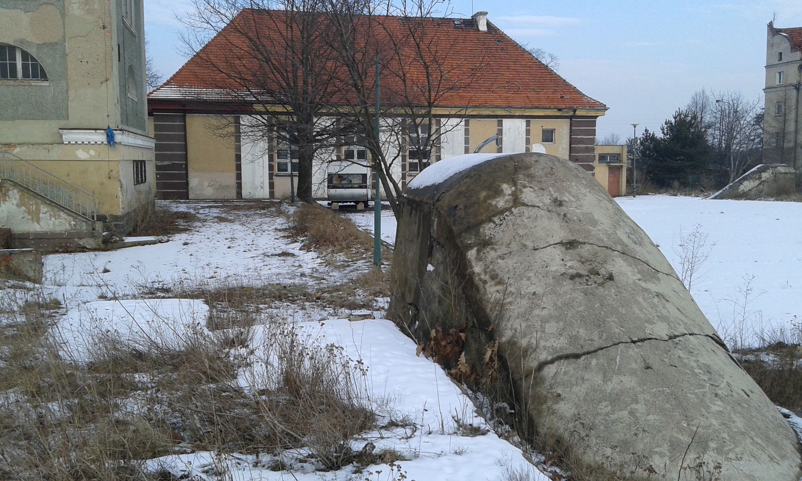 Miał być raj dla seniorów, a są długi i ruina (WIDEO)