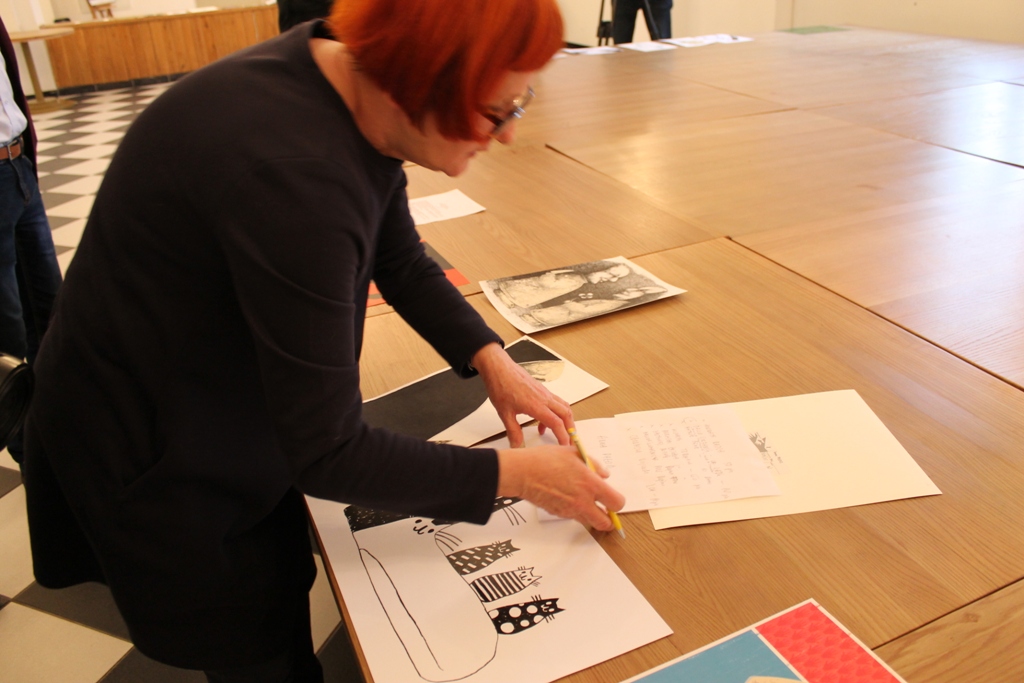 Buzia na kłódkę (WIDEO)