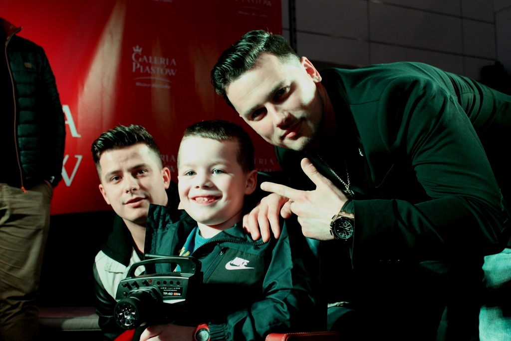 Odjazdowy prezent od Braci Collins (WIDEO, FOTO)