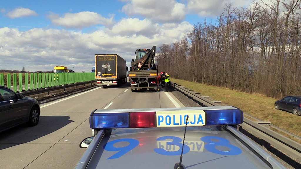 Wypadek z udziałem wojska na A4. Są ranni żołnierze (FOTO, WIDEO)