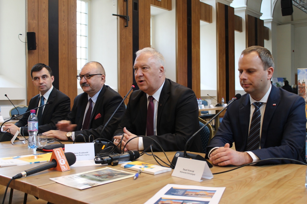 PiS nie skróci kadencji samorządom?