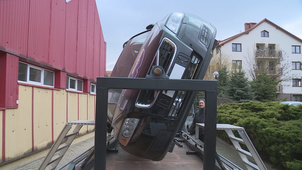 Co się czuje w dachującym pojeździe? Sprawdzaliśmy z kamerą (WIDEO)