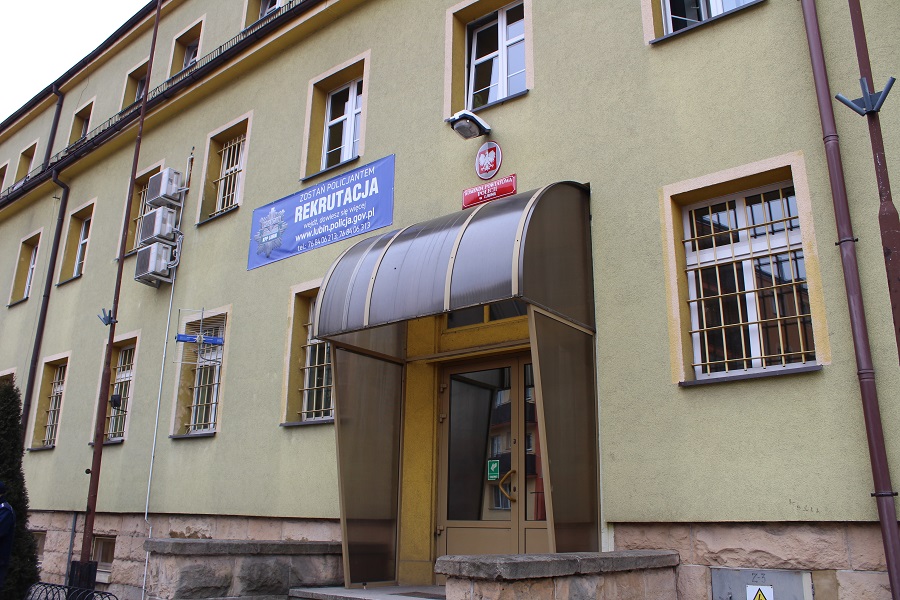 Policjant popełnił samobójstwo. Prokuratura prowadzi śledztwo (WIDEO)