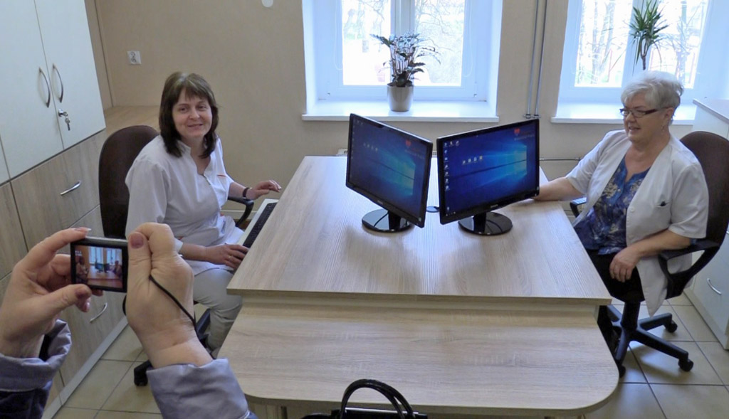 Gabinet dla pracowników szeroko otwarty