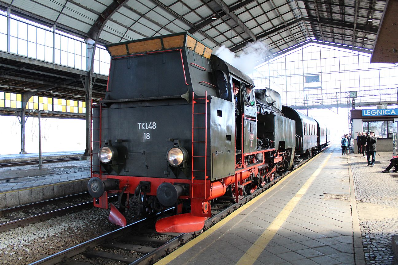 Parowóz WYŻYKOWSKI zatrzymał się w Legnicy (FOTO, WIDEO)