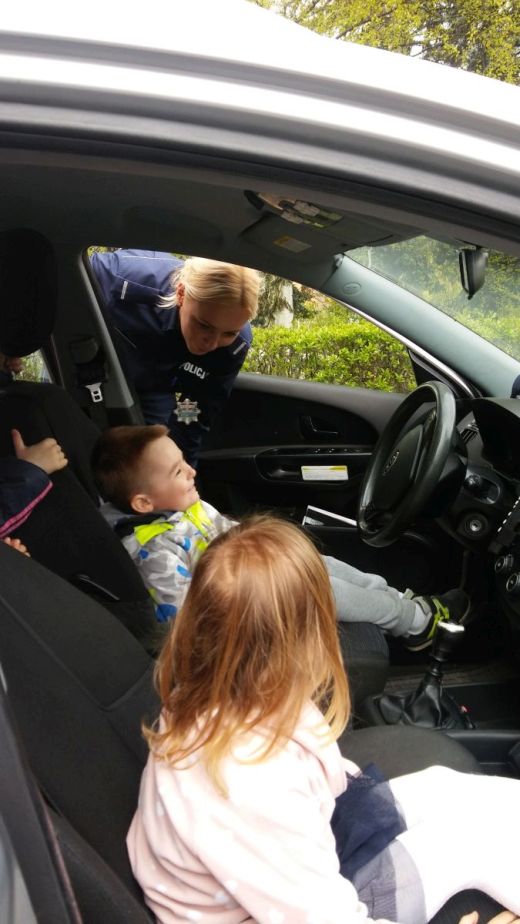 Maluchy z wizytą w komendzie policji (FOTO)