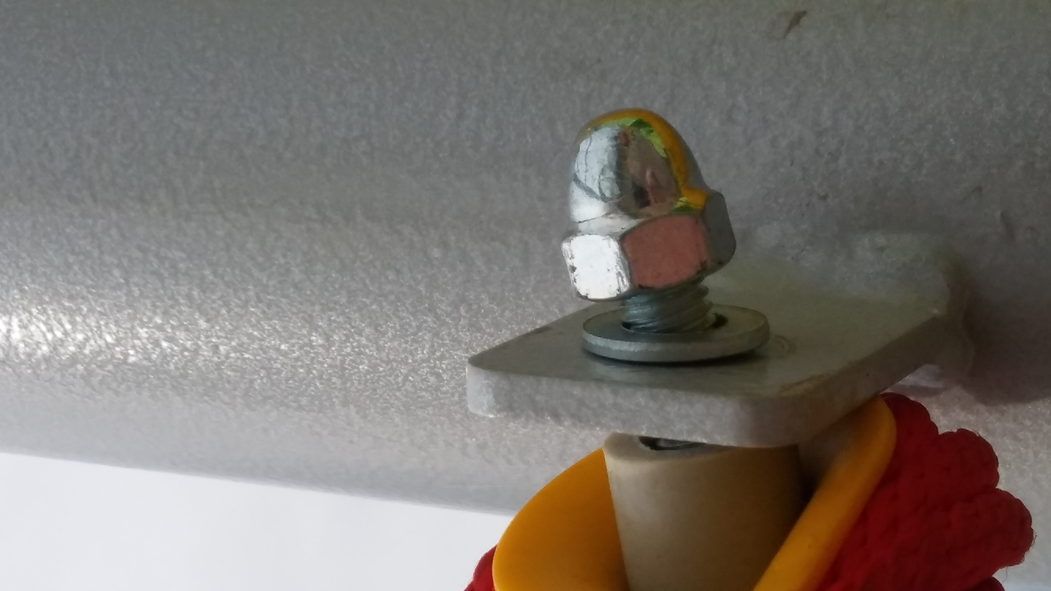 Kolorowy, ale mało bezpieczny plac zabaw (FOTO) AKTUALIZACJA