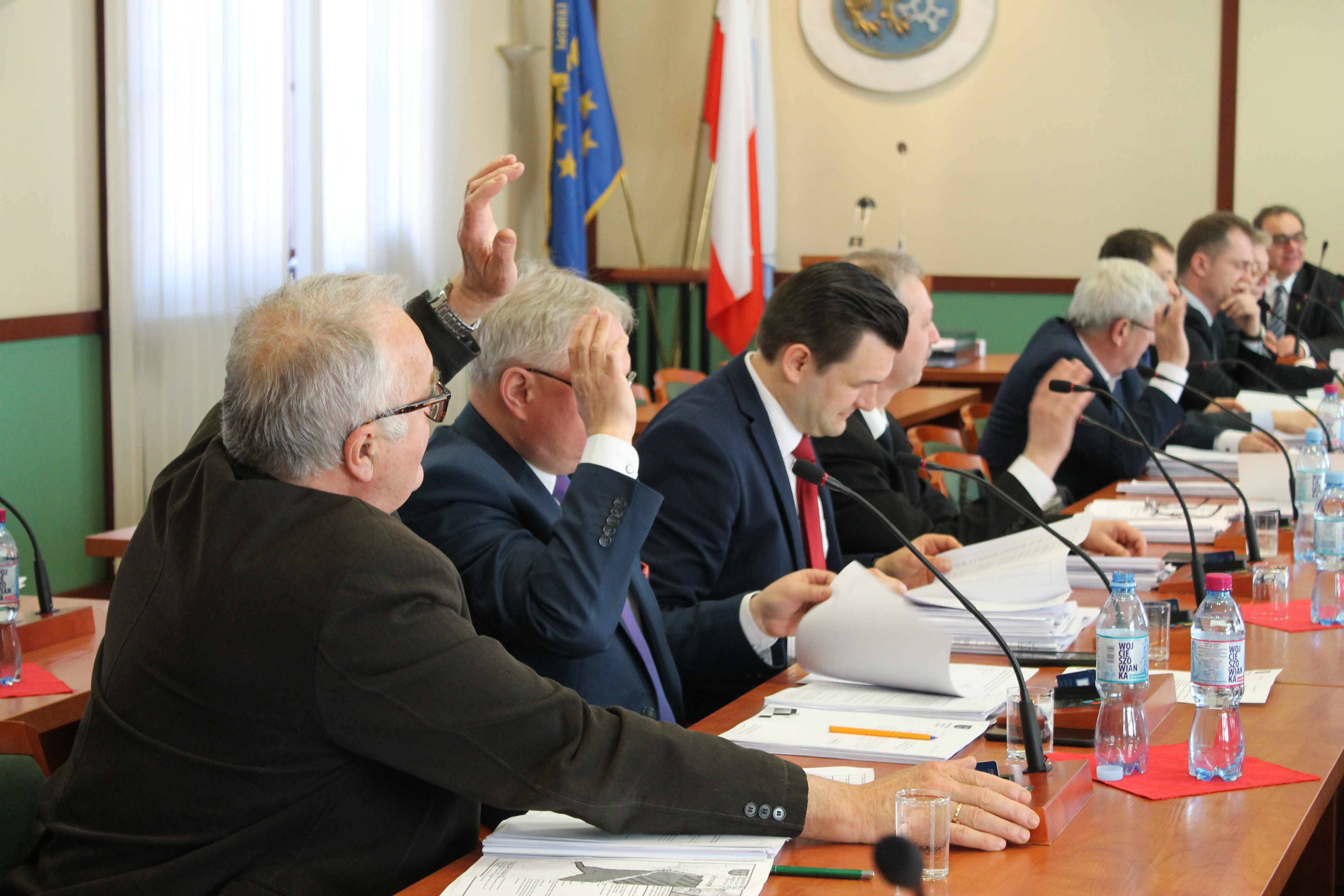 Radni nie ulżyli ani domom dziecka, ani kierowcom (WIDEO)