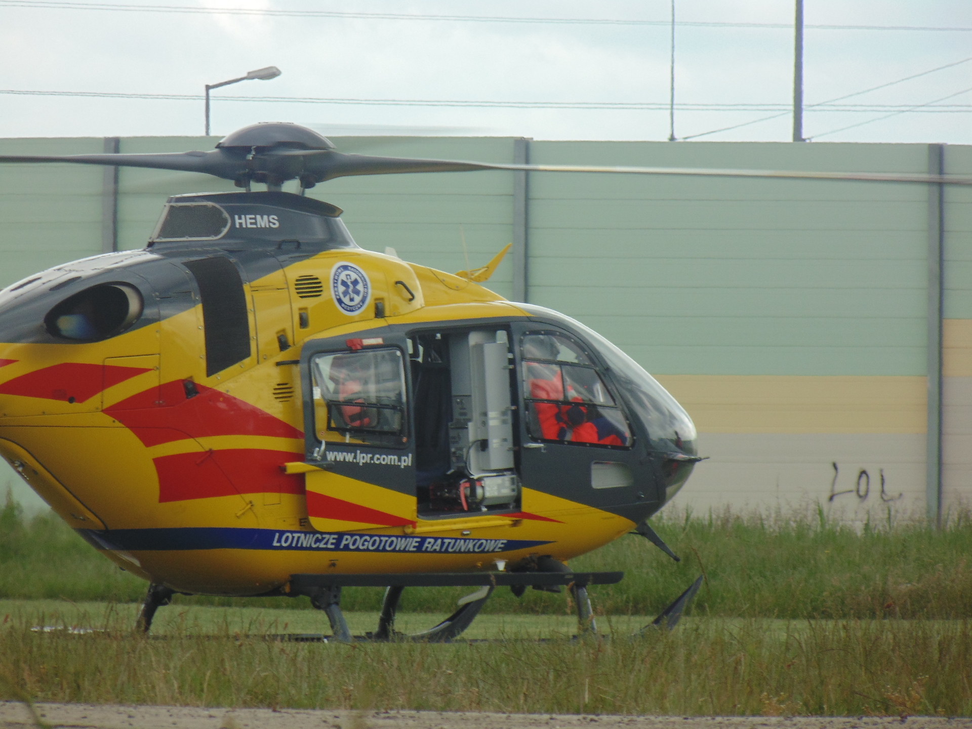 Zderzenie na DK3. Problemy z korytarzem ratunkowym. Wezwano śmigłowiec