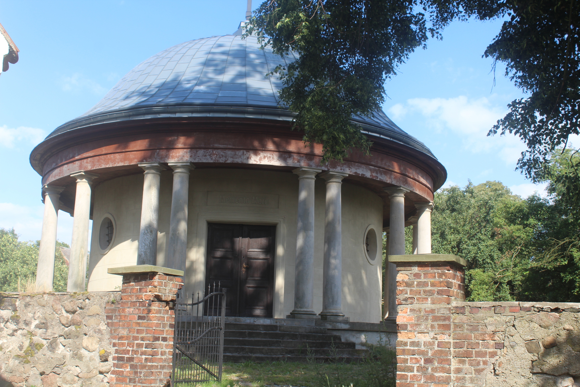 Minister dofinansuje renowację fresków w Mauzoleum Piastów