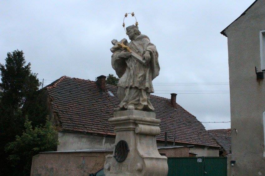 Figura św. Jana Nepomucena odzyska dawny blask