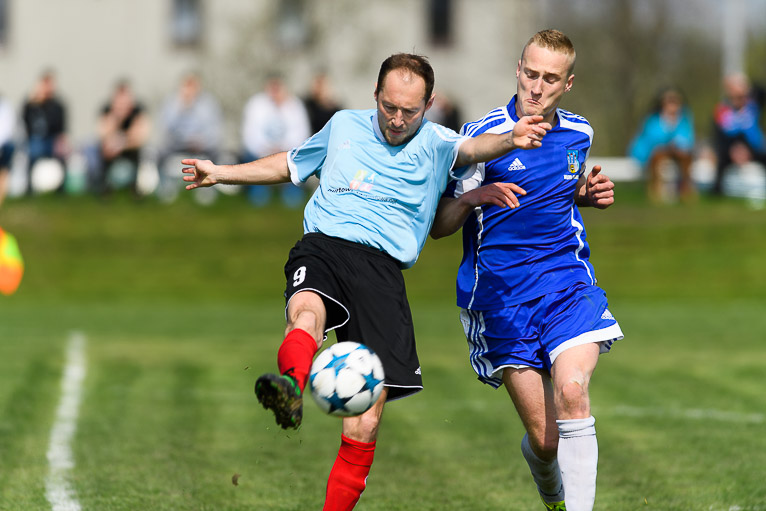 „Dębowi” z kompletem punktów (FOTO)