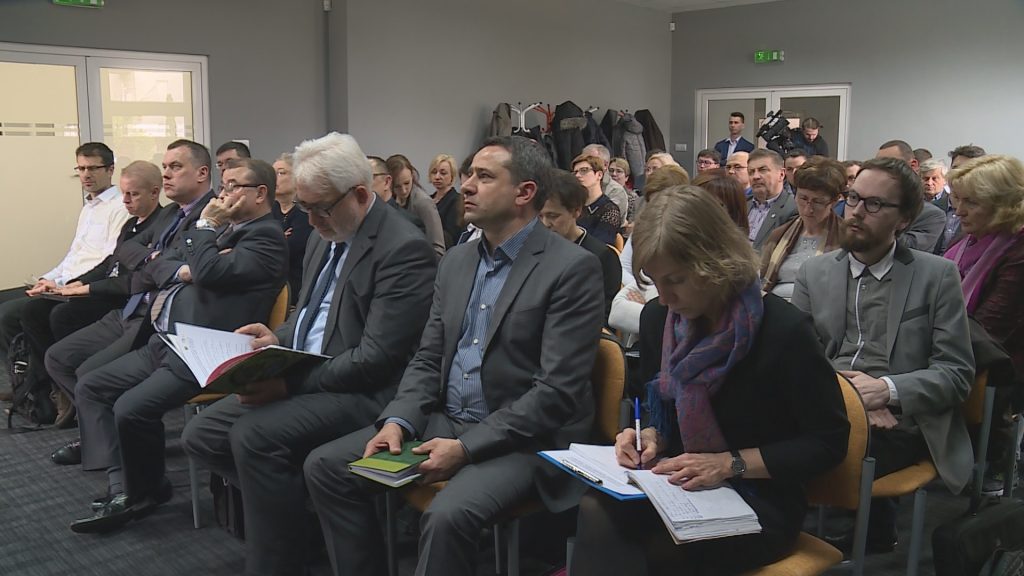 Samorządowcy zwierają szeregi w walce ze smogiem (WIDEO)