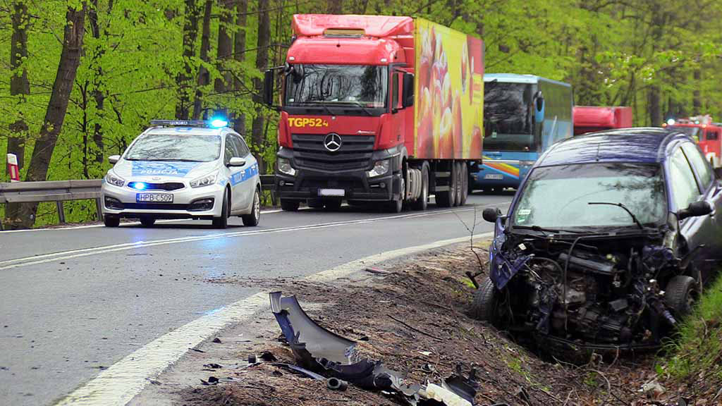 Ślisko na DK3 (FOTO, WIDEO)