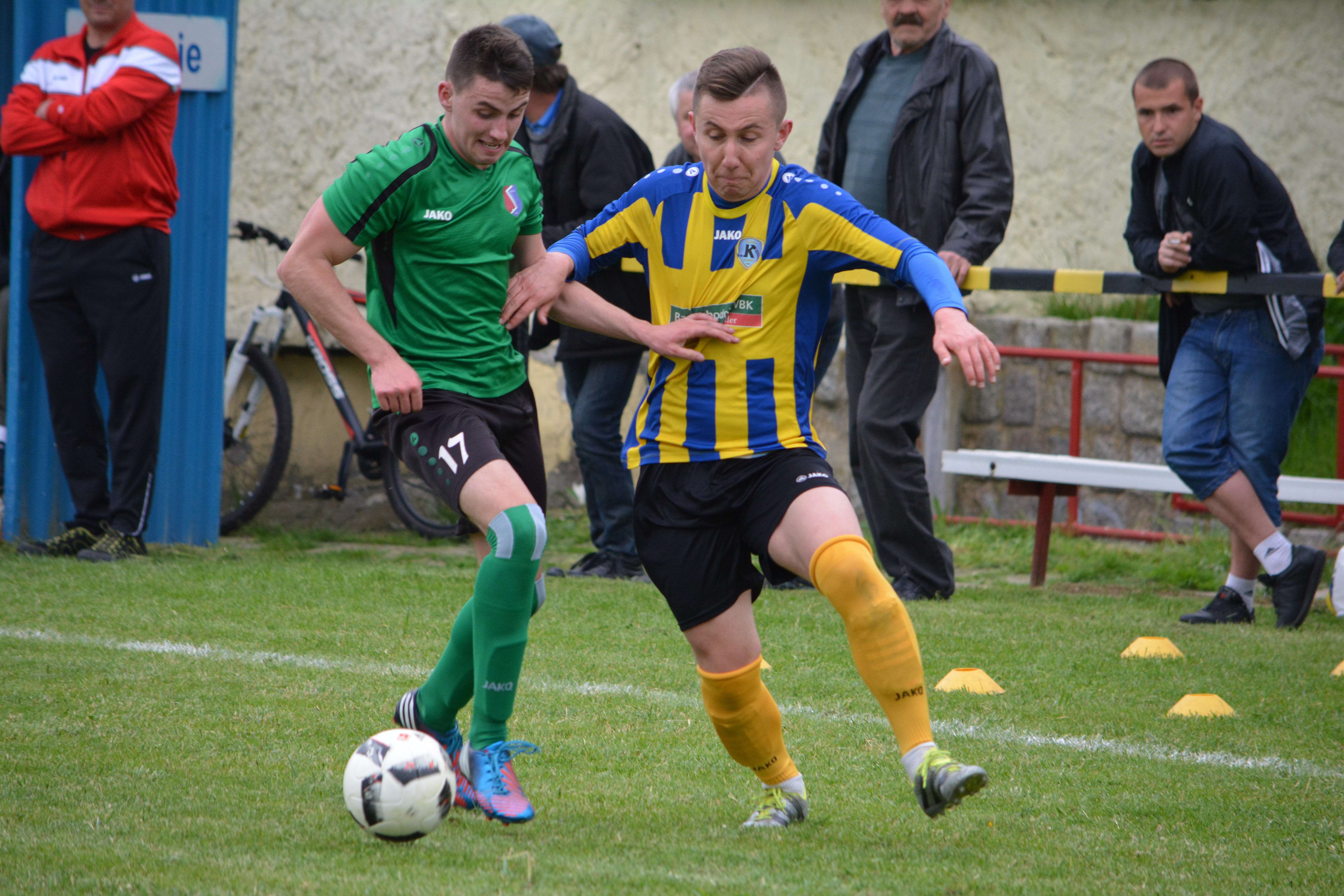 Derby powiatu jaworskiego na remis (FOTO)