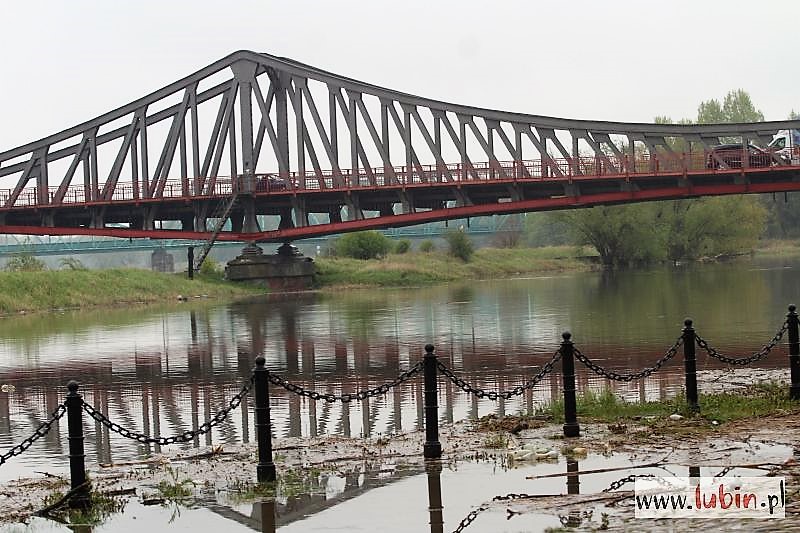 Przekroczony stan alarmowy na Odrze (WIDEO, FOTO)