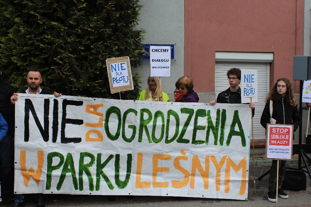 Zorganizowali pikietę pod urzędem (WIDEO, FOTO)