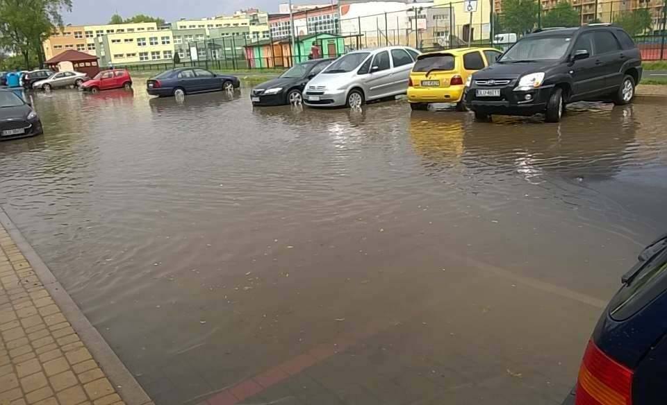 Zalane ulice, podtopione piwnice