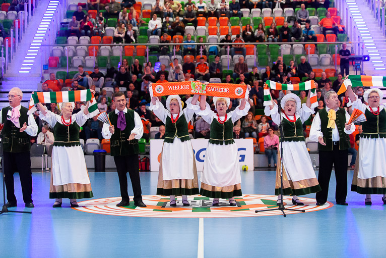 Seniorzy stworzyli hymn dla szczypiornistów (WIDEO)