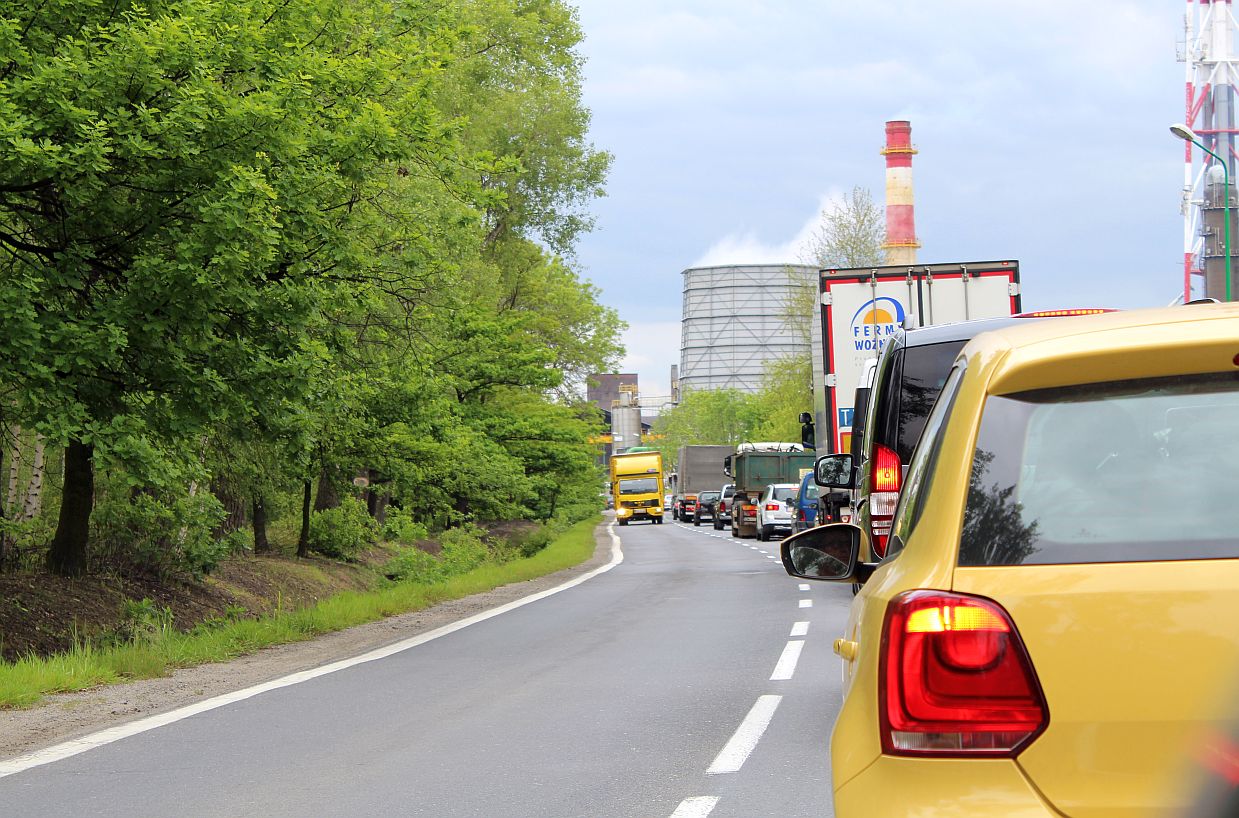 Uwaga, kierowcy! Kilkaset metrów… w kilkadziesiąt minut