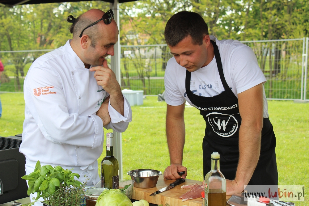 Wielkie grillowanie na błoniach (WIDEO)