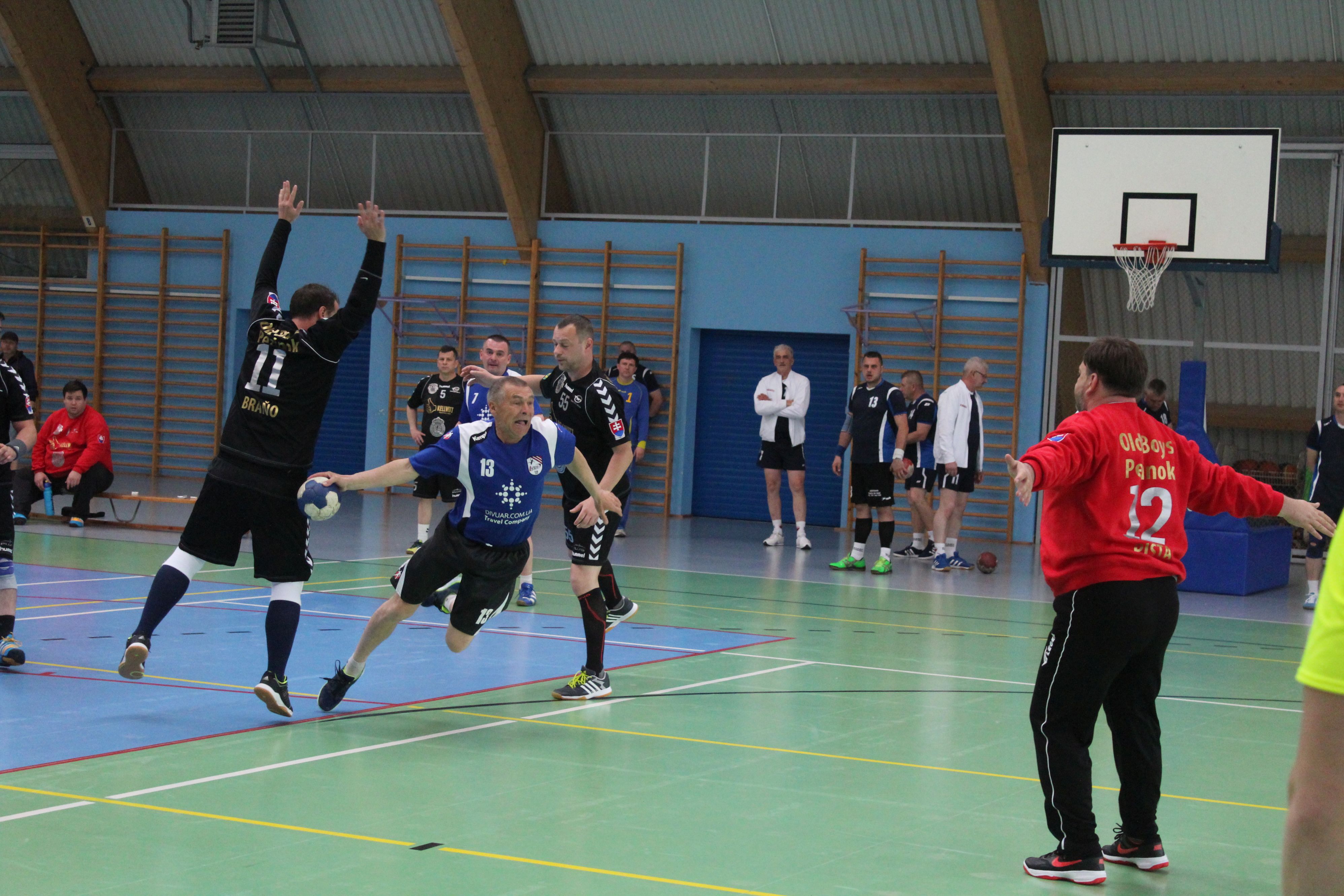 Europejscy szczypiorniści walczyli w „Tęczy” (FOTO)