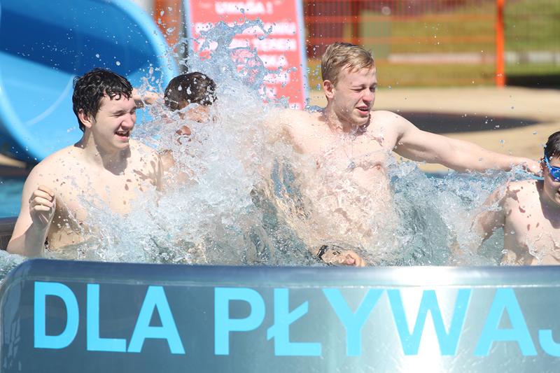 Lubińskie baseny otwarte! Dzisiaj wstęp za darmo (WIDEO)
