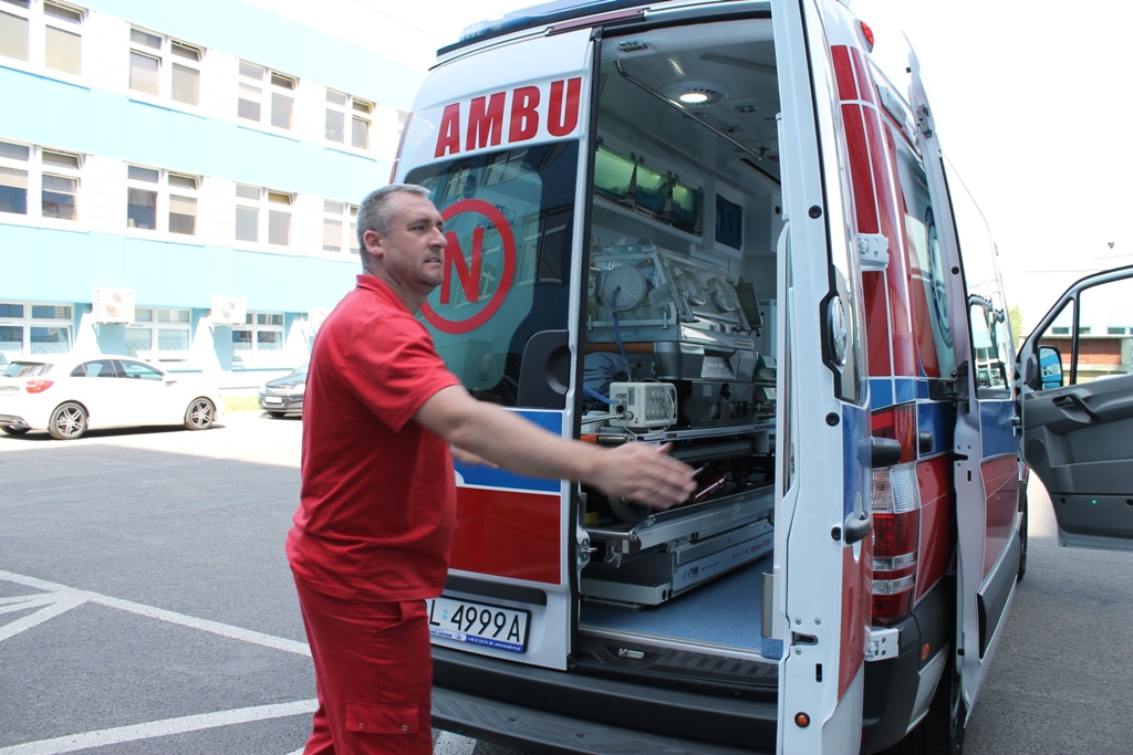 Nowa karetka dla noworodków (FOTO, WIDEO)
