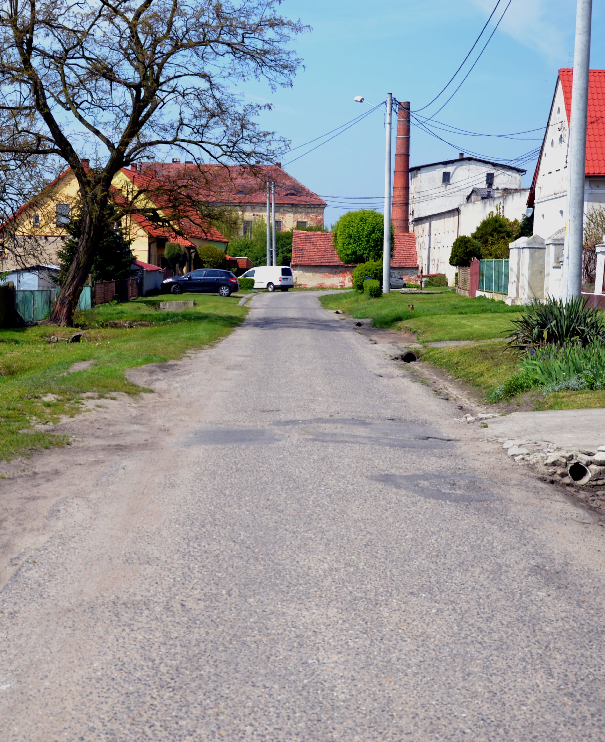 Po przebudowie drogi, woda nie zaleje już podwórek