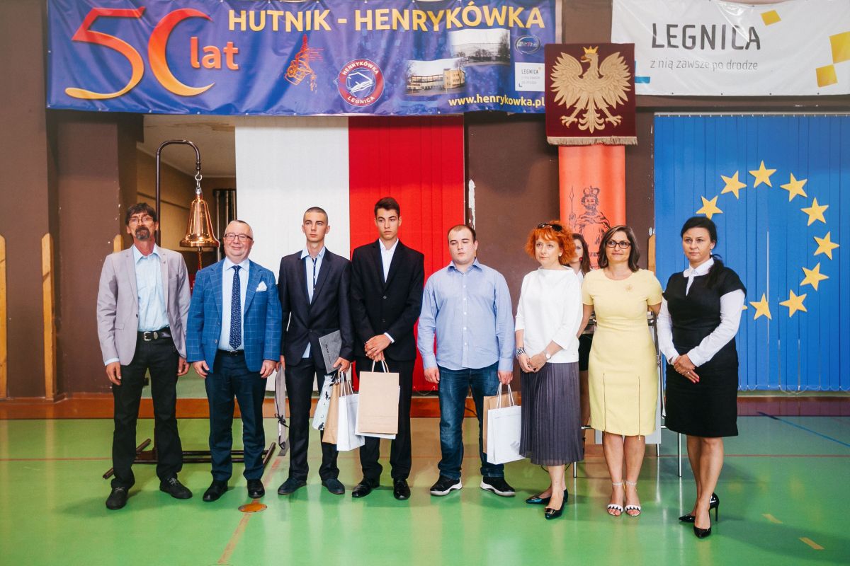 Zanam nagradza uczniów